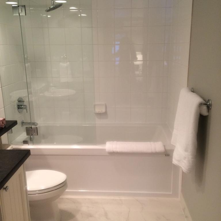 Tyndalstone Lodge 3 Bedroom In The Heart Of Village North ウィスラー エクステリア 写真