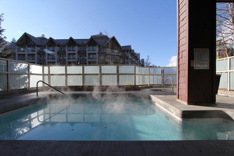 Tyndalstone Lodge 3 Bedroom In The Heart Of Village North ウィスラー エクステリア 写真