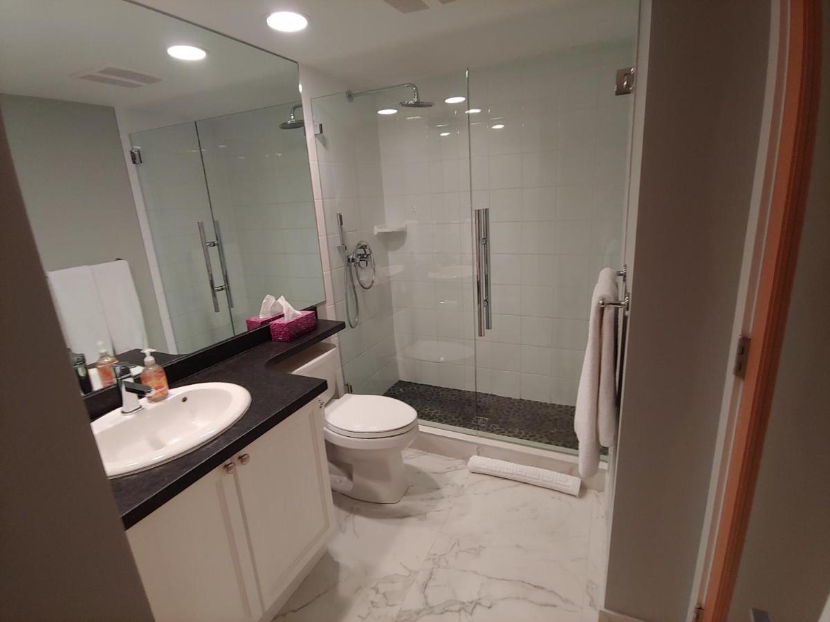 Tyndalstone Lodge 3 Bedroom In The Heart Of Village North ウィスラー エクステリア 写真